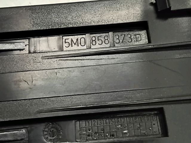 bontott VW TIGUAN Első Tároló Rekesz