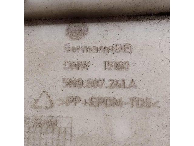 bontott VW TIGUAN Első Vonószem Burkolat