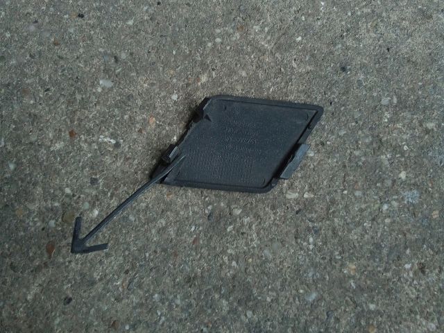 bontott VW TIGUAN Első Vonószem Burkolat