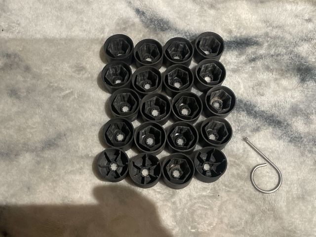 bontott VW TIGUAN Felniközép (1 db)