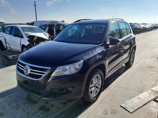 bontott VW TIGUAN Felső Hűtőburkolat