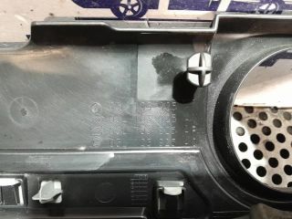 bontott VW TIGUAN Felső Hűtőburkolat