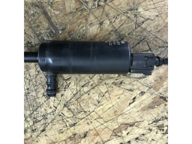 bontott VW TIGUAN Fényszórómosó Szivattyú