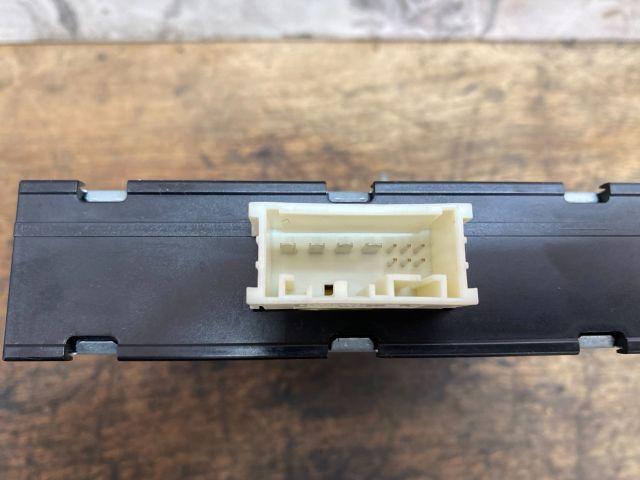 bontott VW TIGUAN Feszültségszabályzó