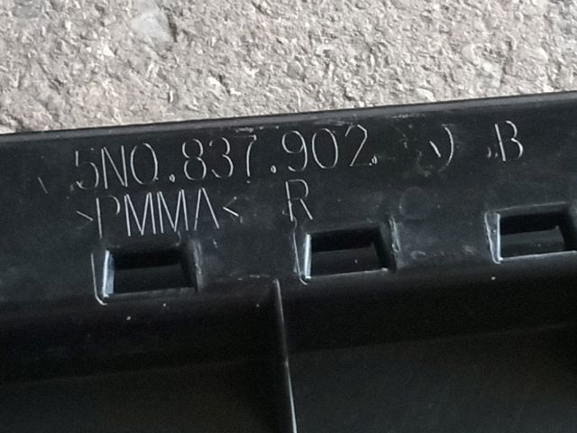 bontott VW TIGUAN Függőleges Ajtó Díszléc