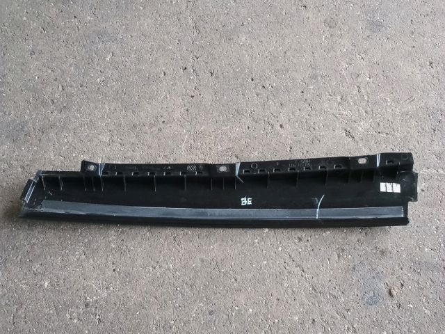 bontott VW TIGUAN Függőleges Ajtó Díszléc