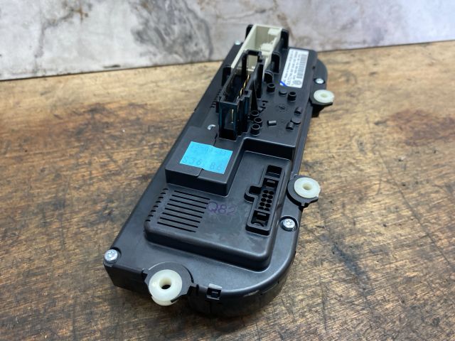 bontott VW TIGUAN Fűtéskapcsoló (manuális klímás)