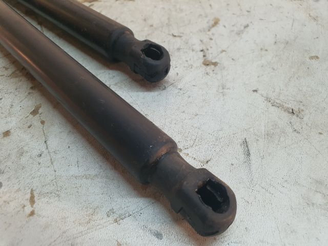 bontott VW TIGUAN Gázrugós Kitámasztó Teleszkóp Pár Csomagtérajtó