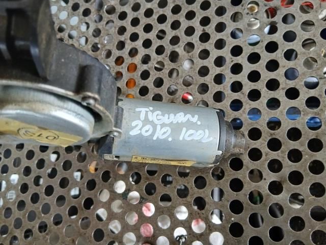 bontott VW TIGUAN Hátsó Ablaktörlő Motor