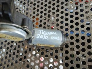 bontott VW TIGUAN Hátsó Ablaktörlő Motor