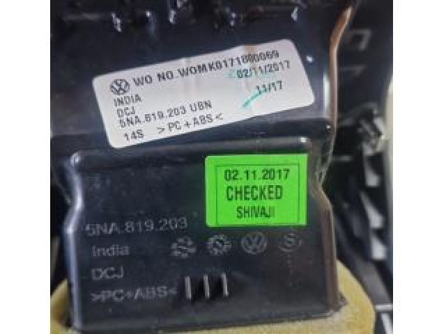 bontott VW TIGUAN Hátsó középső Szellőző