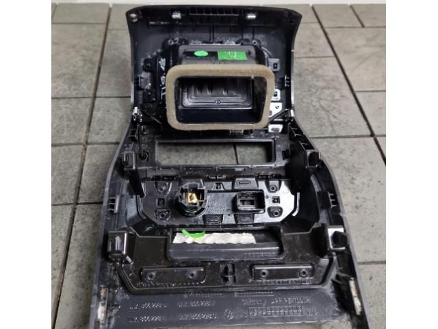 bontott VW TIGUAN Hátsó középső Szellőző