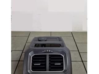 bontott VW TIGUAN Hátsó középső Szellőző