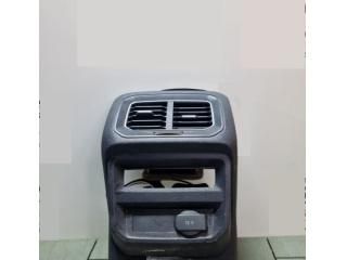 bontott VW TIGUAN Hátsó középső Szellőző