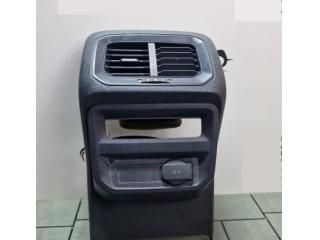 bontott VW TIGUAN Hátsó középső Szellőző