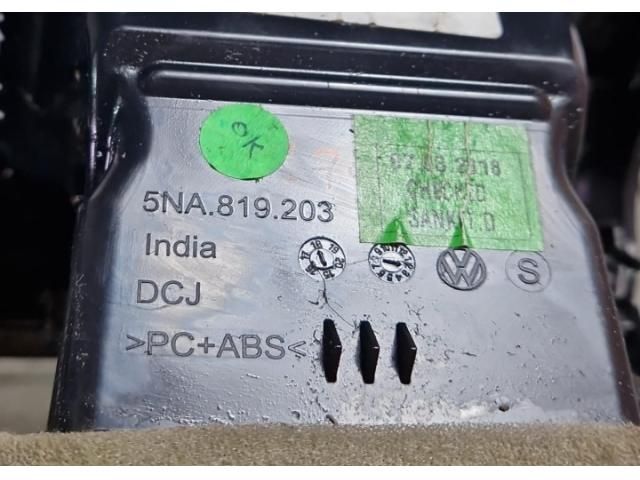 bontott VW TIGUAN Hátsó középső Szellőző