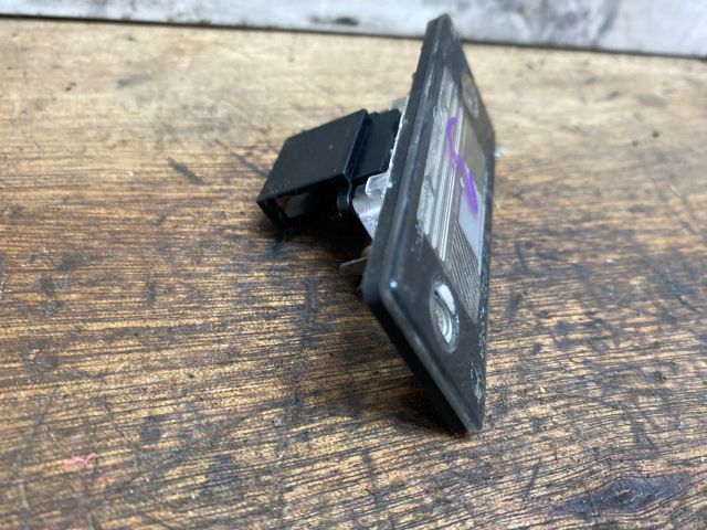 bontott VW TIGUAN Hátsó Rendszámtábla Világítás