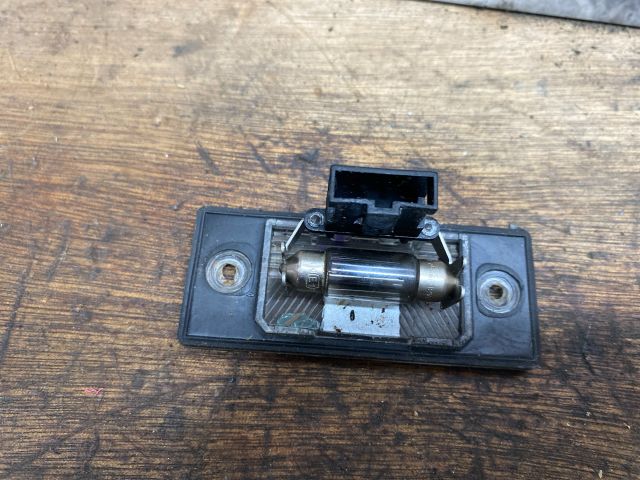 bontott VW TIGUAN Hátsó Rendszámtábla Világítás