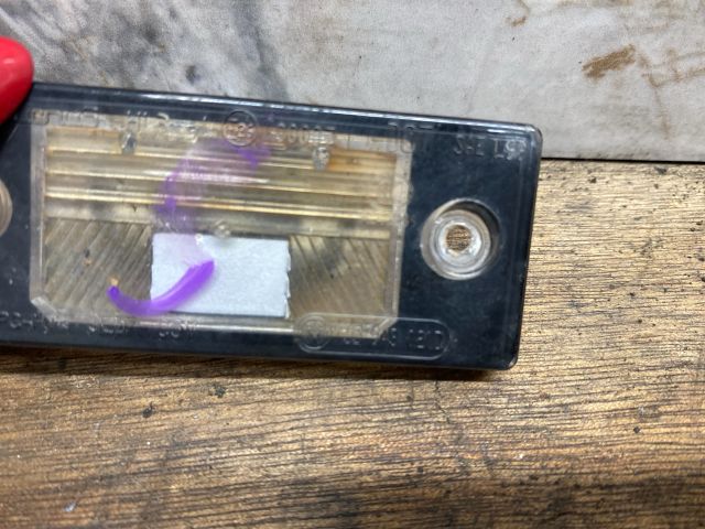 bontott VW TIGUAN Hátsó Rendszámtábla Világítás