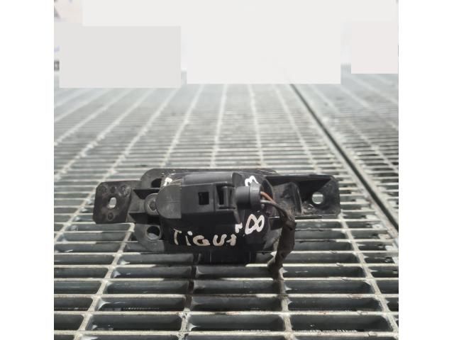 bontott VW TIGUAN Hátsó Rendszámtábla Világítás