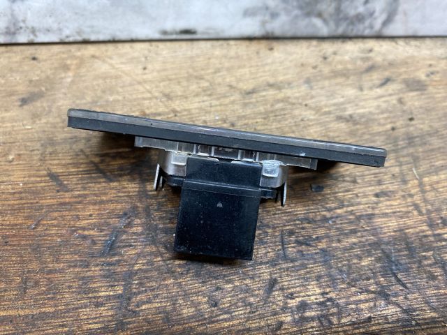 bontott VW TIGUAN Hátsó Rendszámtábla Világítás