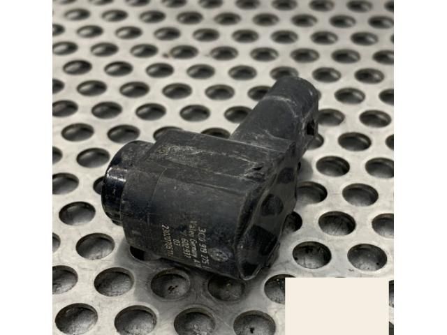 bontott VW TIGUAN Hátsó Tolatóradar Fej