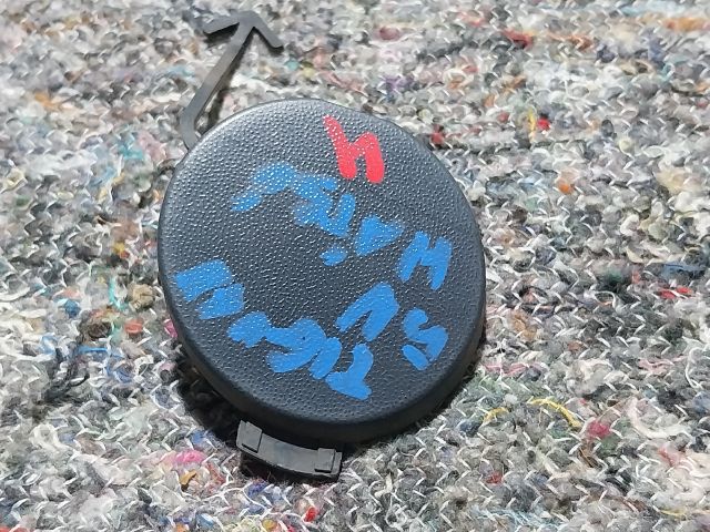 bontott VW TIGUAN Hátsó Vonószem Burkolat