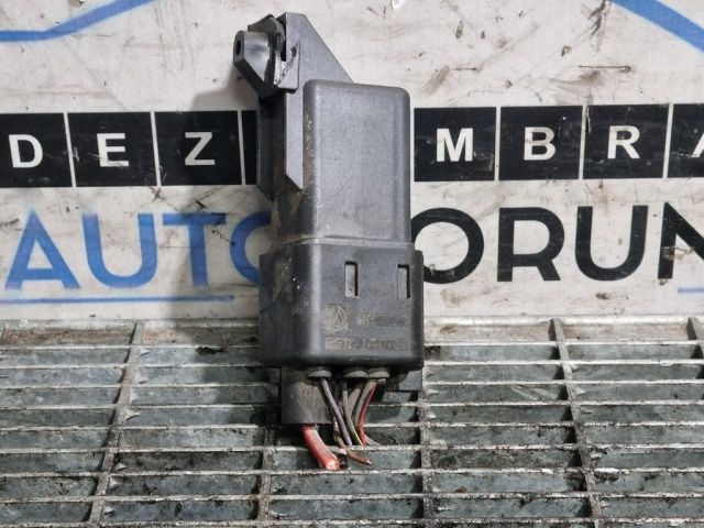 bontott VW TIGUAN Izzító Relé