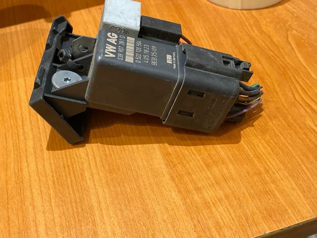 bontott VW TIGUAN Izzító Relé