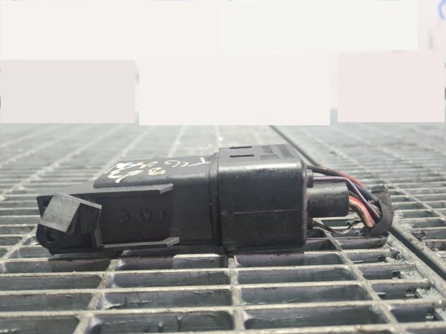 bontott VW TIGUAN Izzító Relé