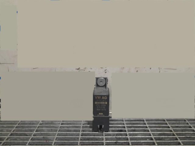 bontott VW TIGUAN Izzító Relé