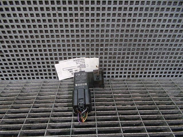 bontott VW TIGUAN Izzító Relé