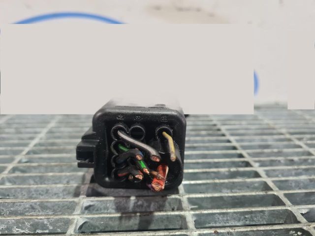 bontott VW TIGUAN Izzító Relé