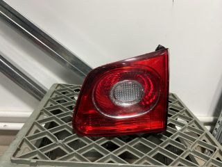 bontott VW TIGUAN Jobb Belső Hátsó Lámpa