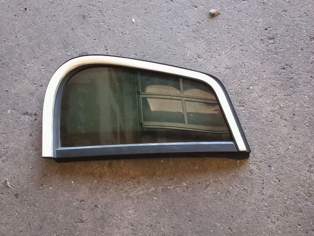 bontott VW TIGUAN Jobb C Oszlop Oldalablak Üveg