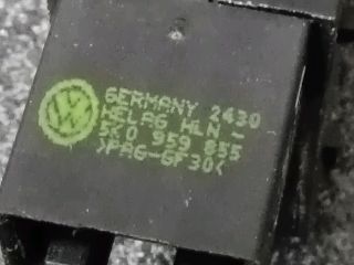 bontott VW TIGUAN Jobb első Ablakemelő Kapcsoló