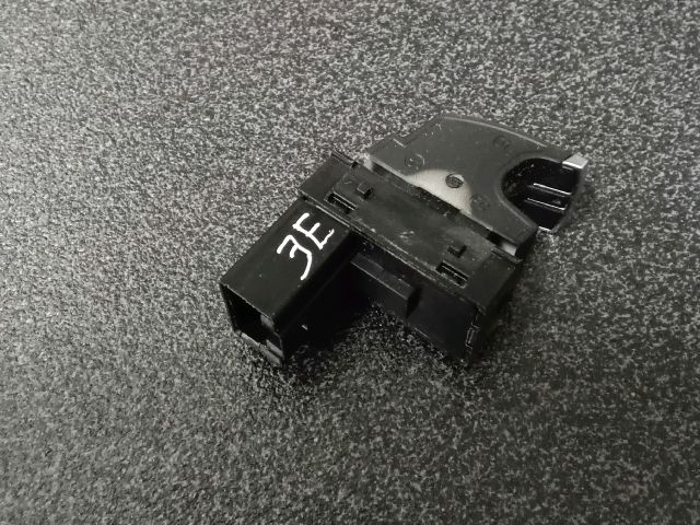 bontott VW TIGUAN Jobb első Ablakemelő Kapcsoló