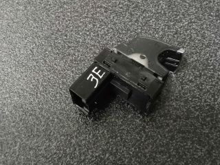 bontott VW TIGUAN Jobb első Ablakemelő Kapcsoló