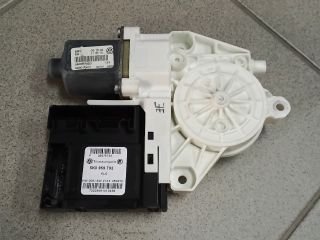 bontott VW TIGUAN Jobb első Ablakemelő Motor