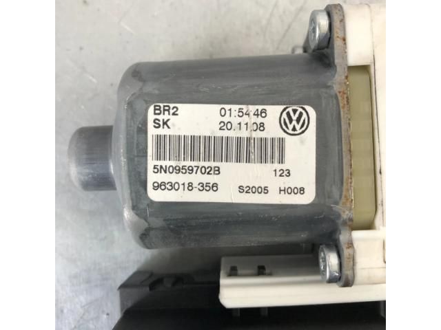 bontott VW TIGUAN Jobb első Ablakemelő Motor