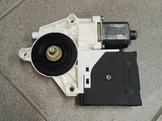 bontott VW TIGUAN Jobb első Ablakemelő Motor