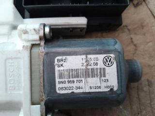 bontott VW TIGUAN Jobb első Ablakemelő Motor