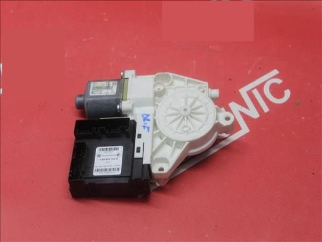 bontott VW TIGUAN Jobb első Ablakemelő Motor