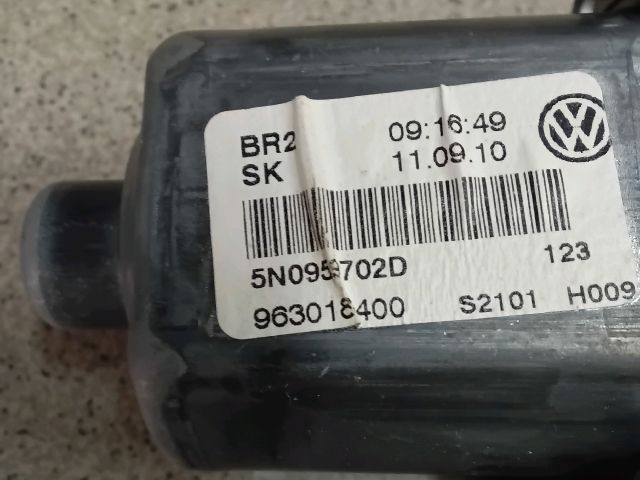 bontott VW TIGUAN Jobb első Ablakemelő Motor