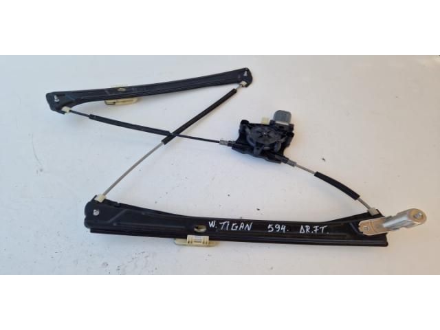 bontott VW TIGUAN Jobb első Ablakemelő Szerkezet (Elektromos)