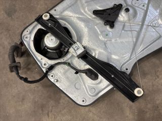 bontott VW TIGUAN Jobb első Ablakemelő Szerkezet (Elektromos)