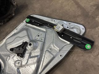 bontott VW TIGUAN Jobb első Ablakemelő Szerkezet (Elektromos)