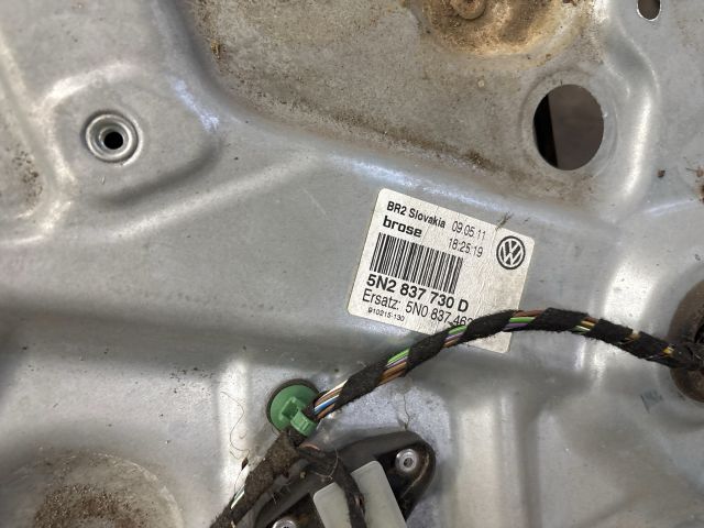 bontott VW TIGUAN Jobb első Ablakemelő Szerkezet (Elektromos)