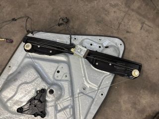 bontott VW TIGUAN Jobb első Ablakemelő Szerkezet (Elektromos)