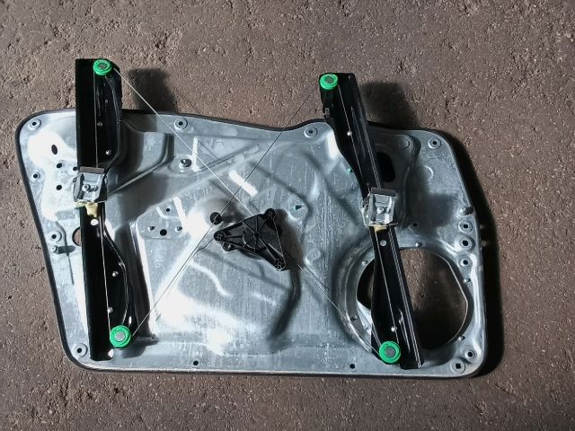bontott VW TIGUAN Jobb első Ablakemelő Szerkezet (Elektromos)